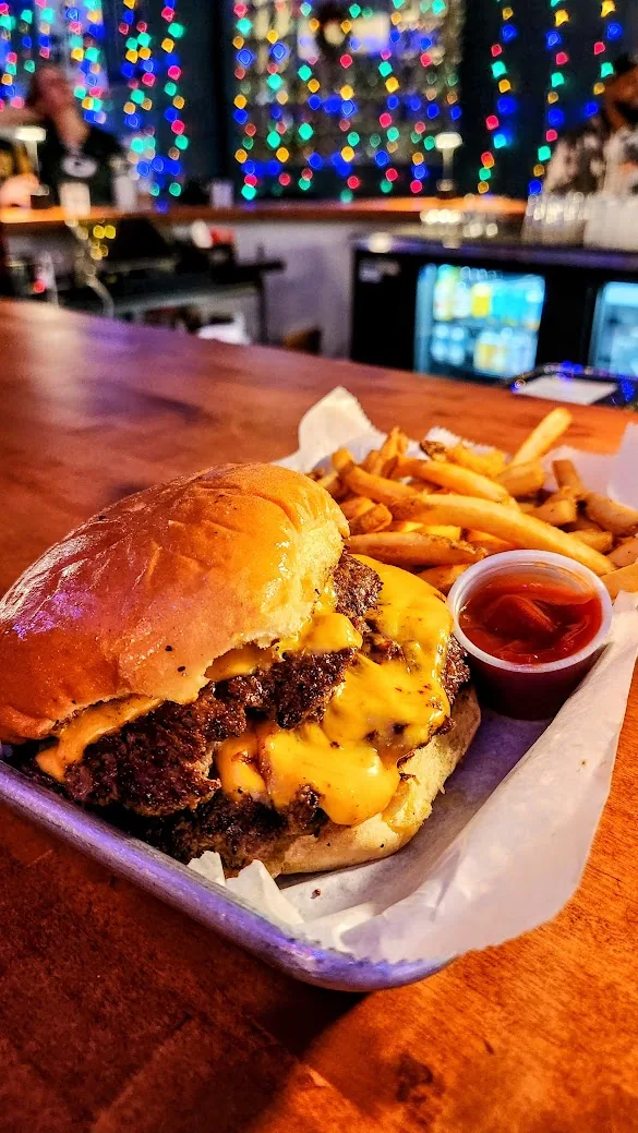 Riley's Social House / Riley's Burger Bar